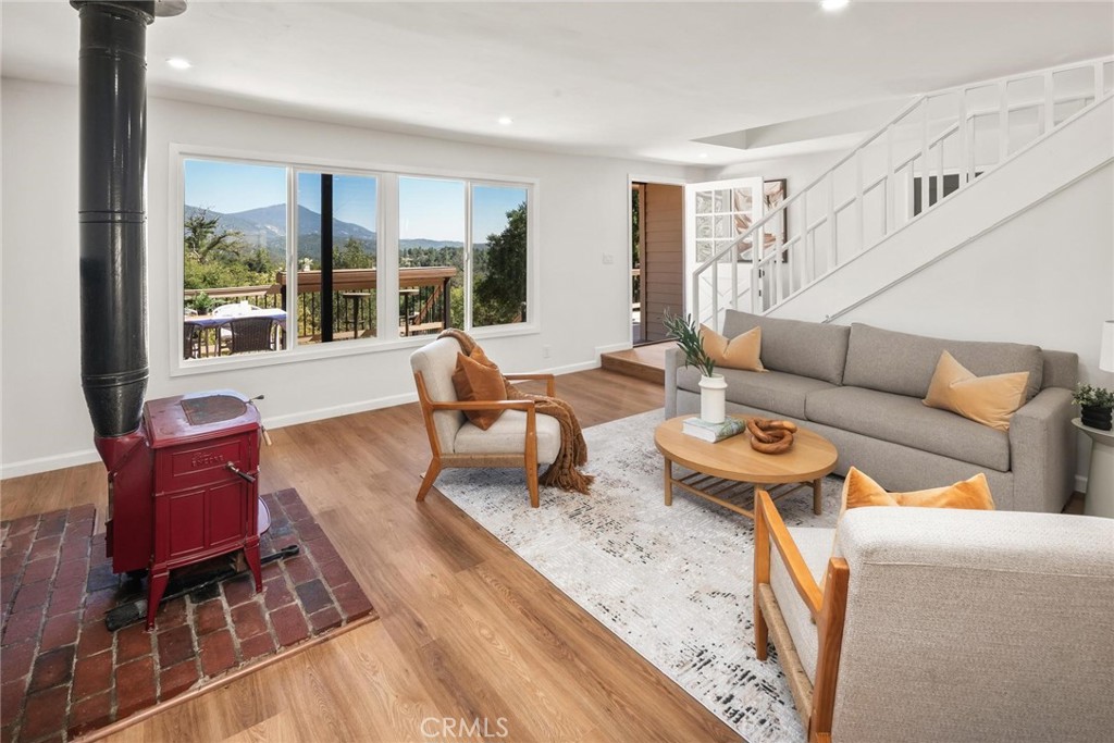 4651 Eagle Peak Road Julian, CA 92036 - Photo 13 of 61 Living room
