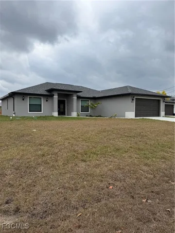 $2,300 | 3001 7th Street Southwest, Lehigh Acres, FL 33976
