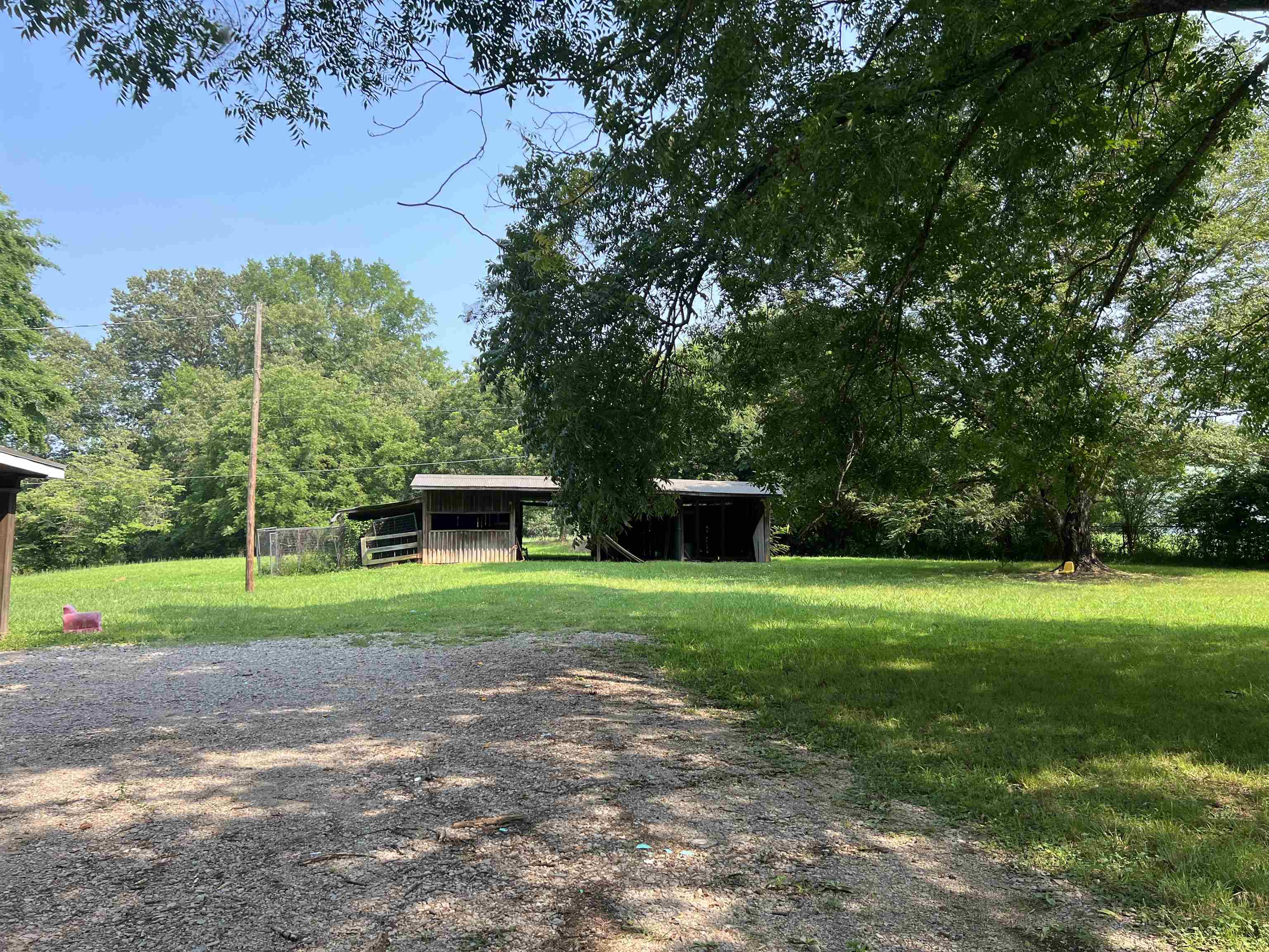 690 Oak Grove Road Savannah, TN 38372 - Photo 19 of 24 Gallery Image 19