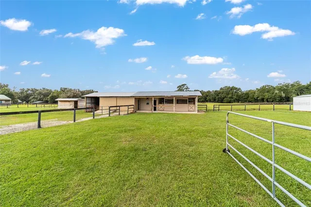$849,900 | 19630 Southeast 15th Place, Morriston, FL 32668