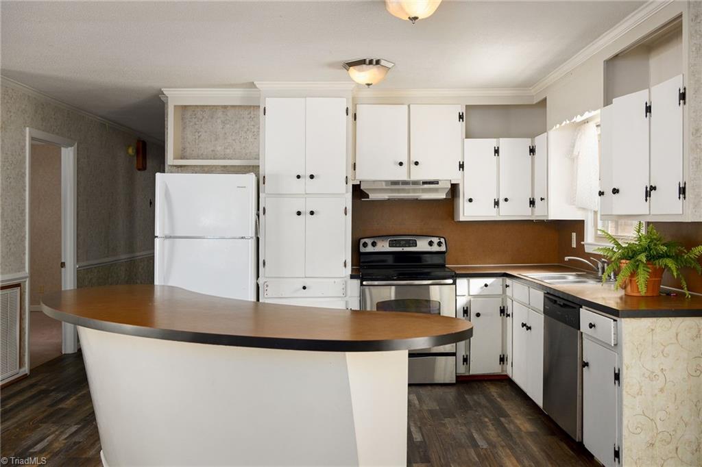 2519 Michael Road Lexington, NC 27295 - Photo 15 of 39 Kitchen