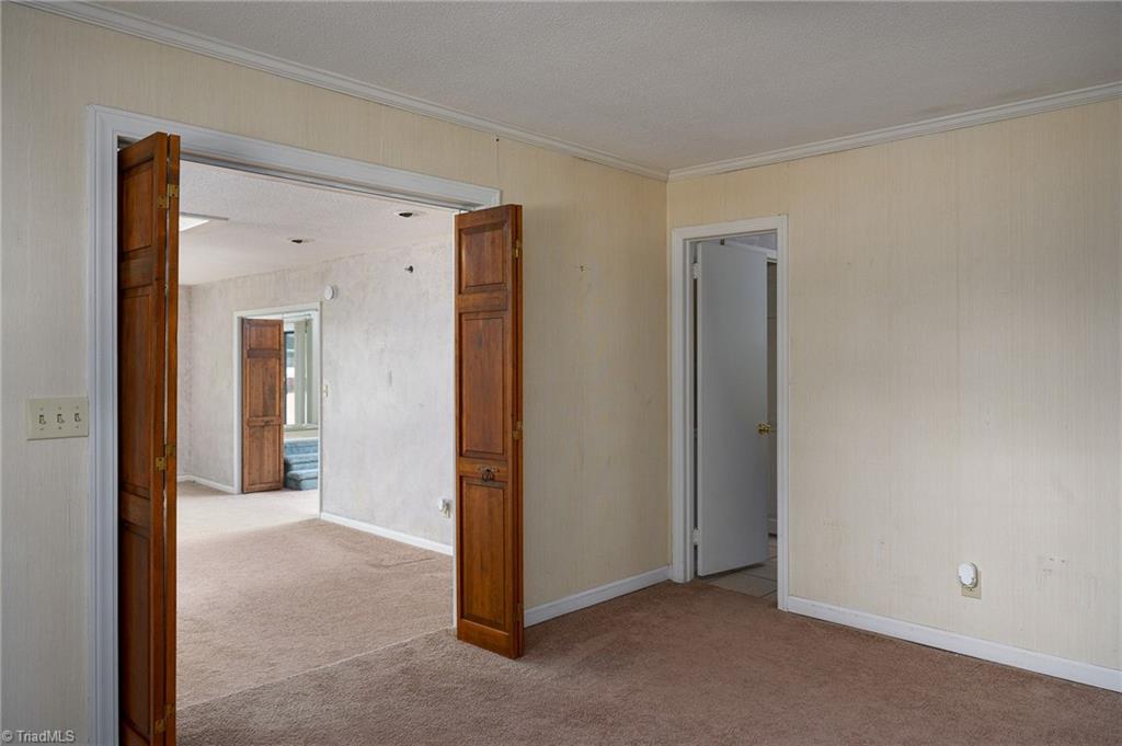 2519 Michael Road Lexington, NC 27295 - Photo 20 of 39 Sitting Room/ Office/ Dressing Room attached to Primary Bedroom