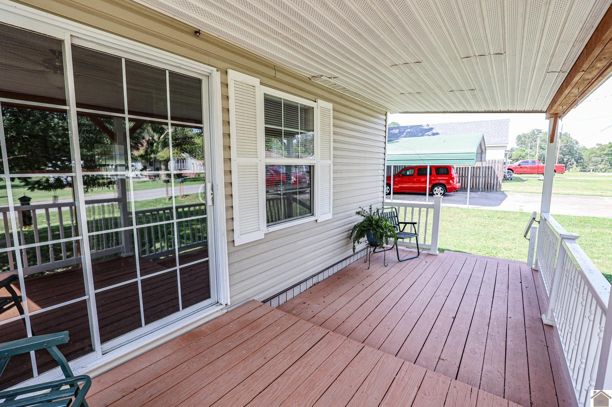 716 Milliken Road Paducah, KY 42003 - Photo 5 of 35 Front Porch