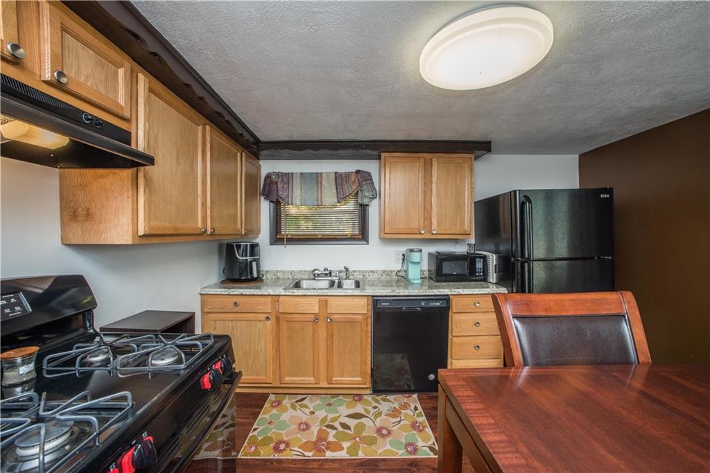 614 Agnew Road Pittsburgh, PA 15227 - Photo 11 of 25
