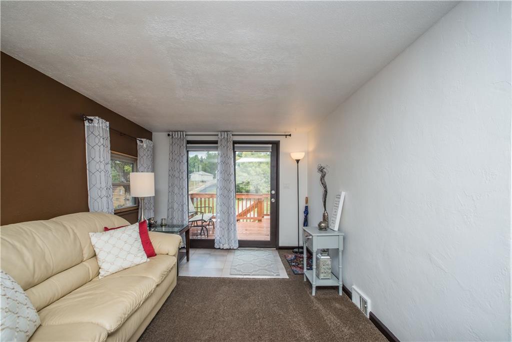 614 Agnew Road Pittsburgh, PA 15227 - Photo 7 of 25