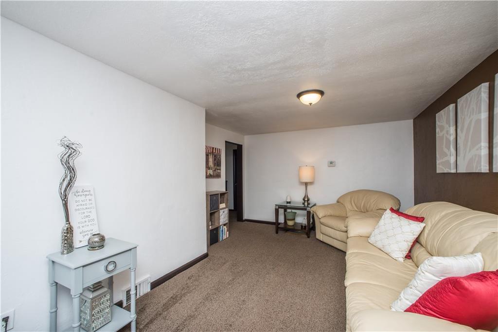 614 Agnew Road Pittsburgh, PA 15227 - Photo 9 of 25