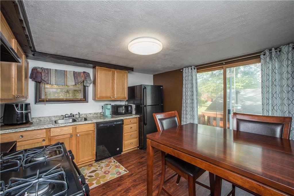 614 Agnew Road Pittsburgh, PA 15227 - Photo 10 of 25