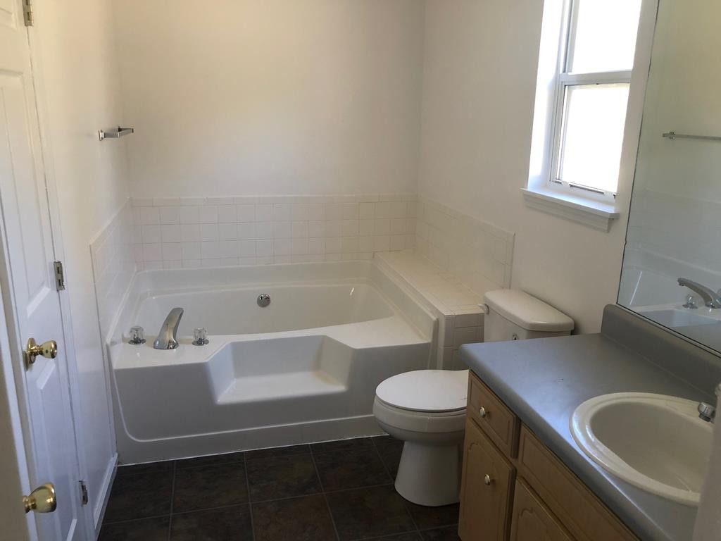 484 Lamkin Road Harlem, GA 30814 - Photo 11 of 25 Owner Bath
