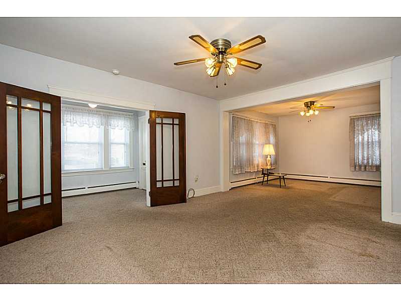 151 Warwick Road Pawtucket, RI 02861 - Photo 3 of 13 Dining Room.