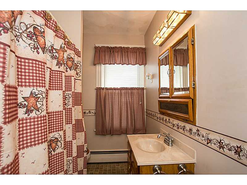 151 Warwick Road Pawtucket, RI 02861 - Photo 8 of 13 Bathroom.