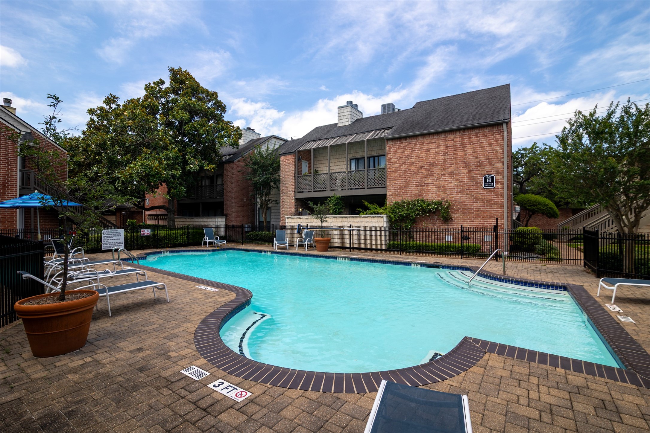 2829 Timmons Lane, Unit 228 Houston, TX 77027 - Photo 23 of 27