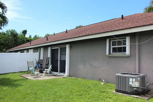 $3,500 | 620 Oak Street, Boynton Beach, FL 33435