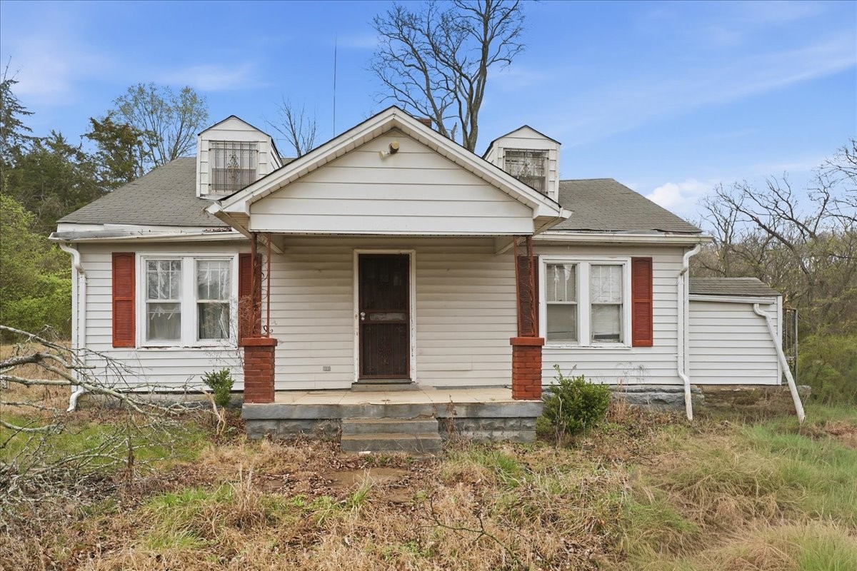 1219 Dickerson Road Goodlettsville, TN 37072 - Photo 2 of 16 front view of a house