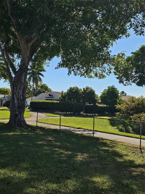 8290 Butterfield Lane Boca Raton, FL 33433 - Photo 3 of 38