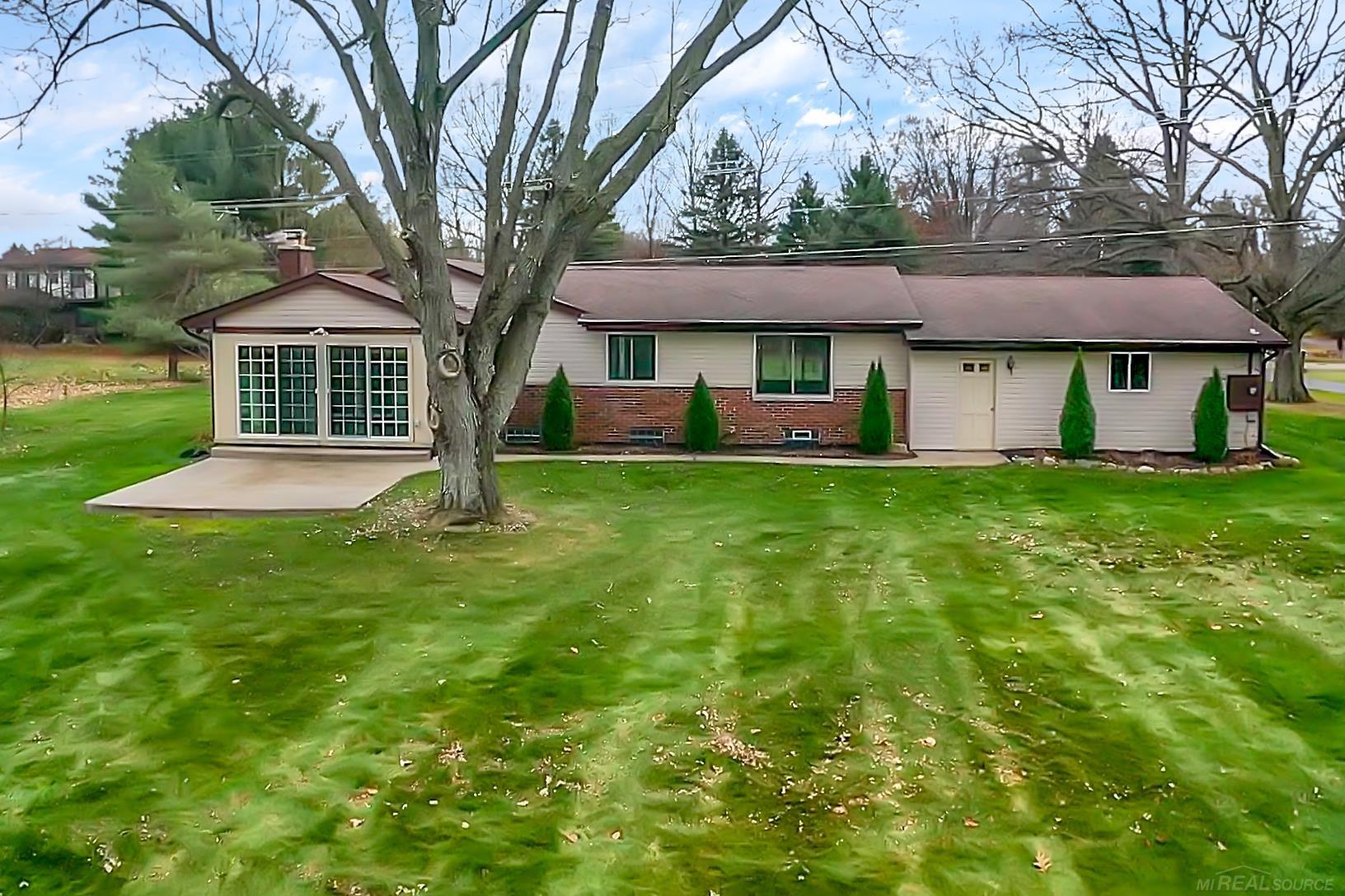 8300 Holcomb Road Clarkston, MI 48348 - Photo 31 of 33 50096307-30.JPG