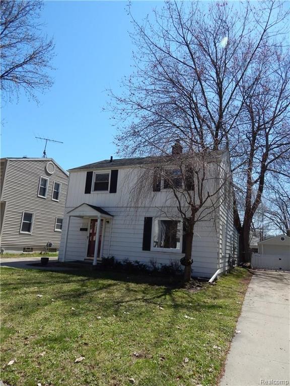 2181 Hampton Road Grosse Pointe Woods, MI 48236 - Photo 4 of 33