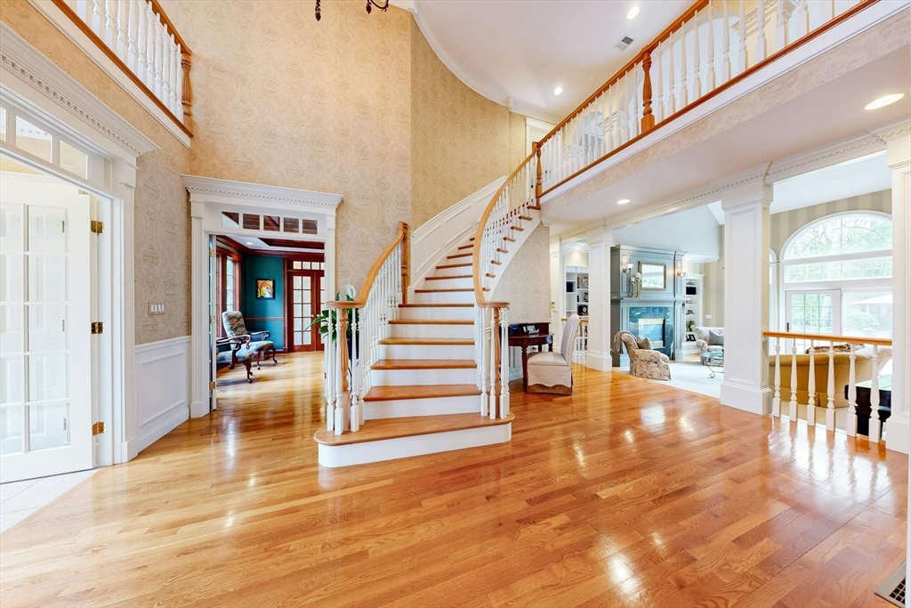 34 High Ridge Circle Franklin, MA 02038 - Photo 3 of 42 Gallery Image 3