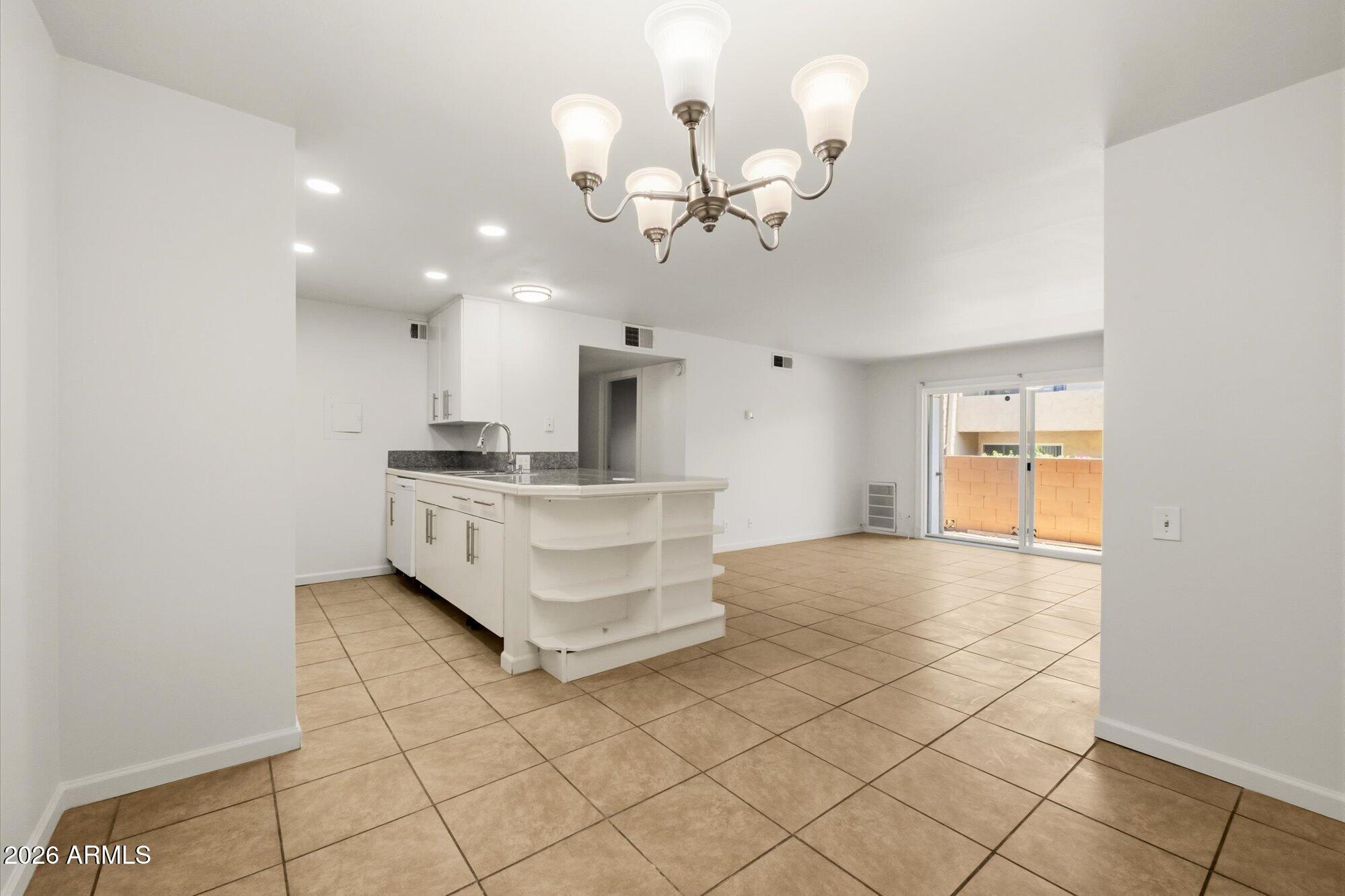 8055 East Thomas Road, Unit H101 Scottsdale, AZ 85251 - Photo 5 of 20 05-