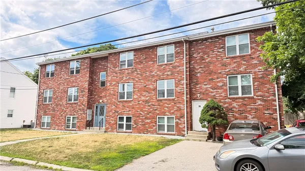 $2,150,000 | 10 Saratoga Avenue, Pawtucket, RI 02861