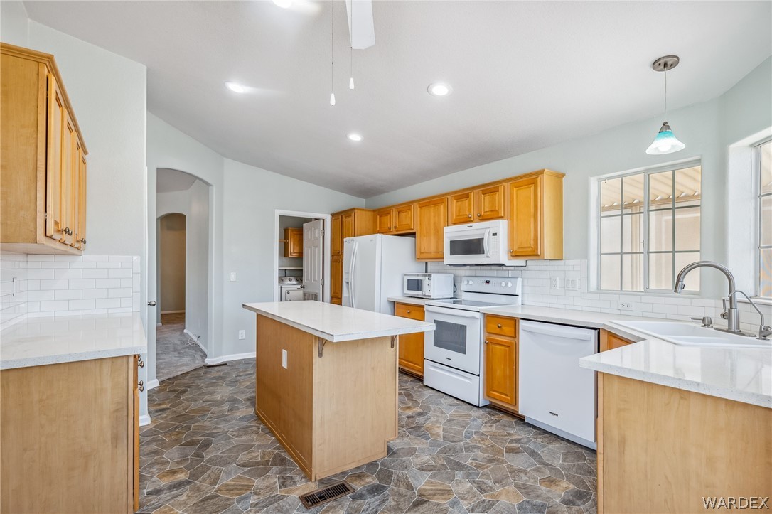 2350 Adobe Road, Unit 267 Bullhead City, AZ 86442 - Photo 12 of 54 Kitchen