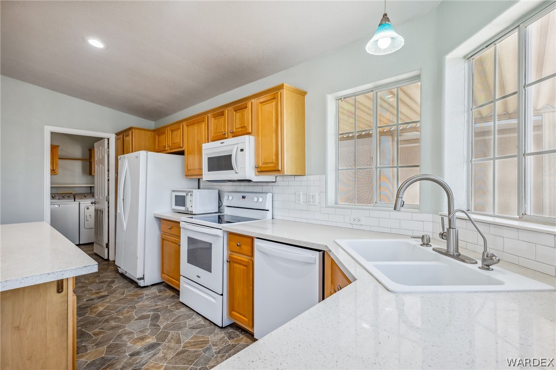 2350 Adobe Road, Unit 267 Bullhead City, AZ 86442 - Photo 13 of 54 Kitchen