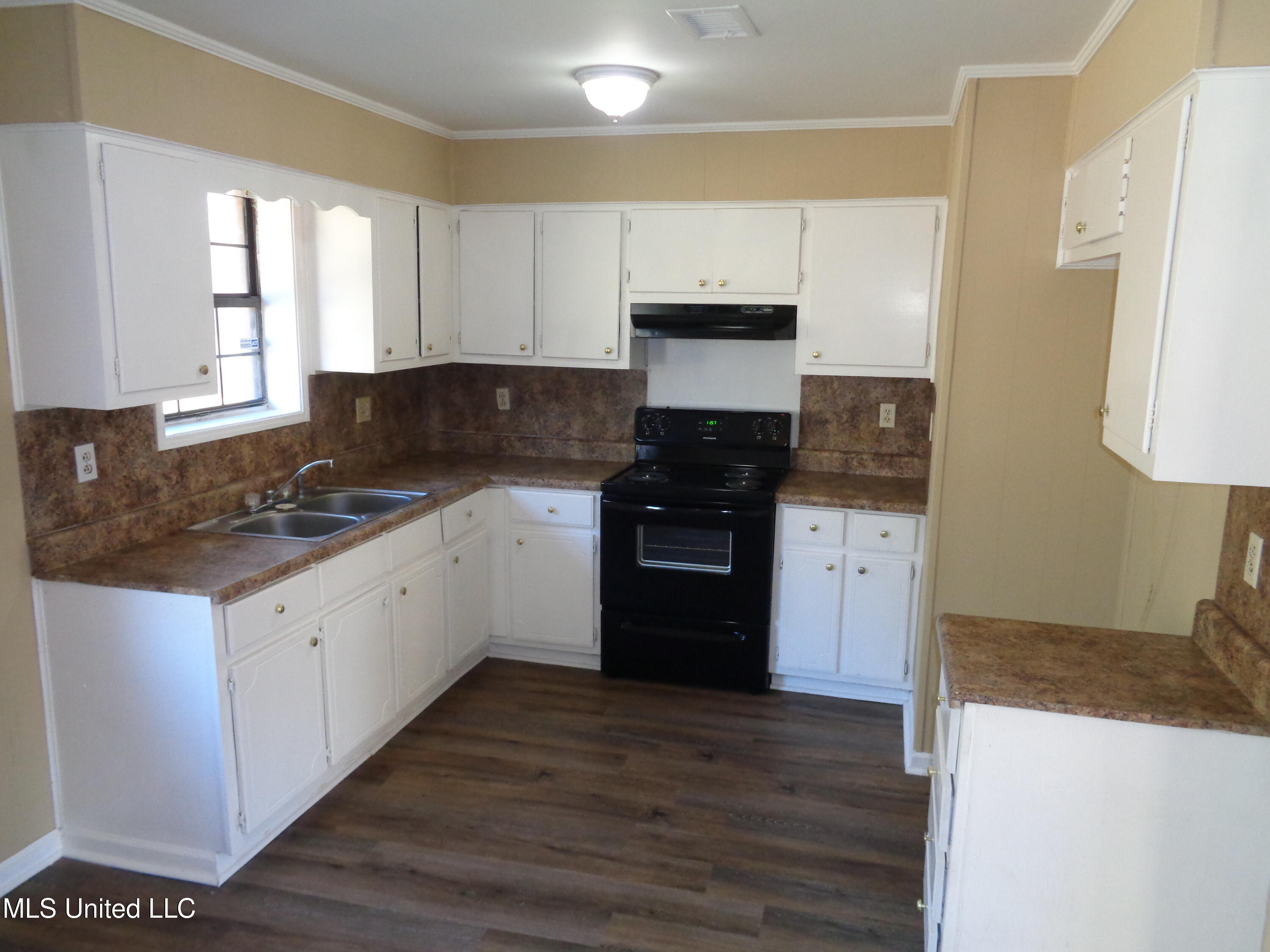 442 Old Hudsonville Road Holly Springs, MS 38635 - Photo 2 of 12 004