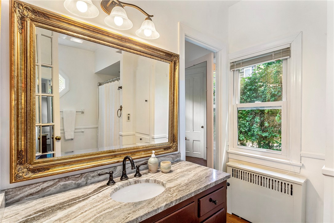 245 Eustis Avenue, Unit B Newport, RI 02840 - Photo 12 of 19