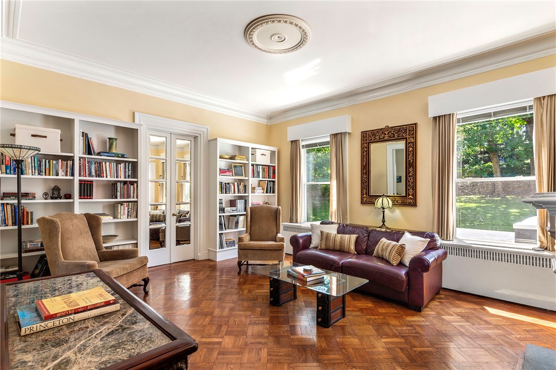 245 Eustis Avenue, Unit B Newport, RI 02840 - Photo 3 of 19