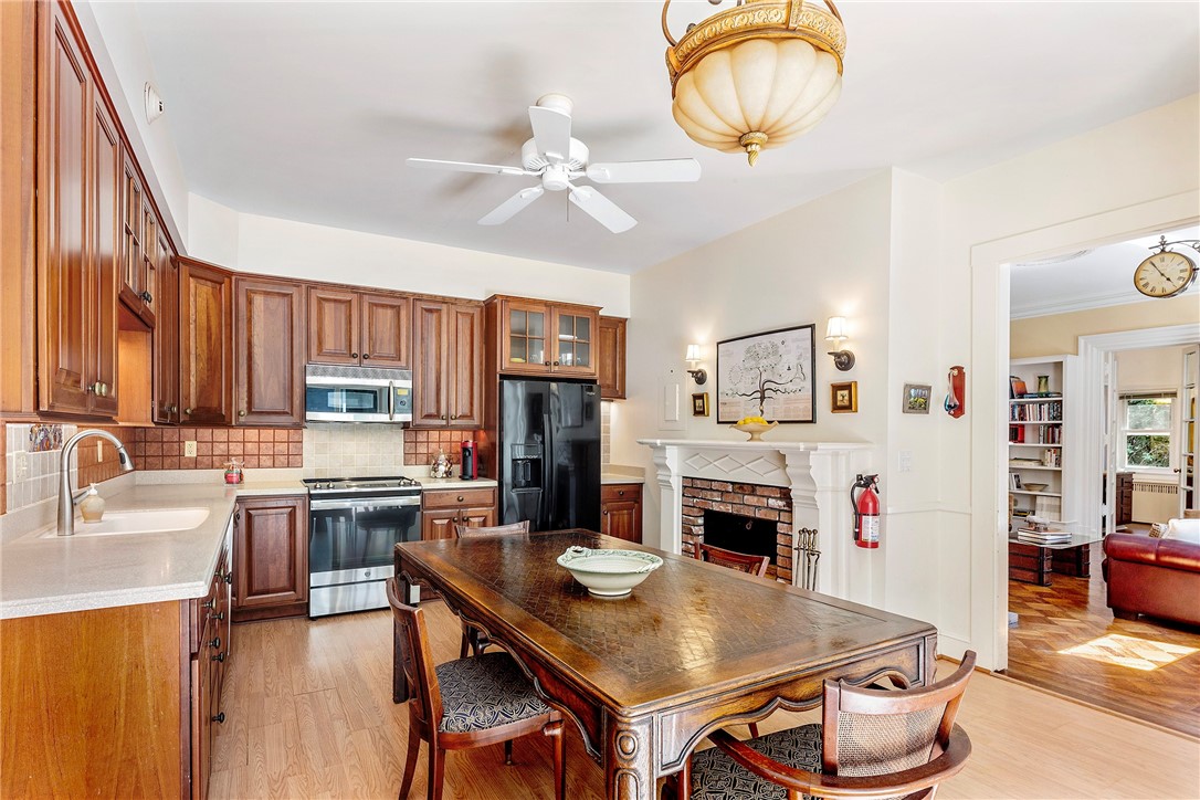 245 Eustis Avenue, Unit B Newport, RI 02840 - Photo 8 of 19