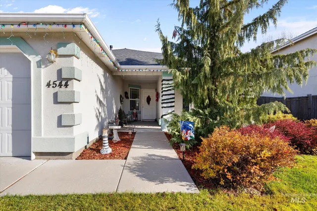 $419,900 | 4544 North Heritage View Avenue, Meridian, ID 83646