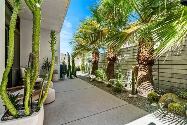 $939,000 | 702 Fountain Drive, Palm Springs, CA 92262
