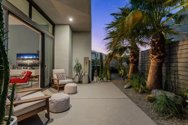 $939,000 | 702 Fountain Drive, Palm Springs, CA 92262