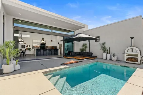 $939,000 | 702 Fountain Drive, Palm Springs, CA 92262