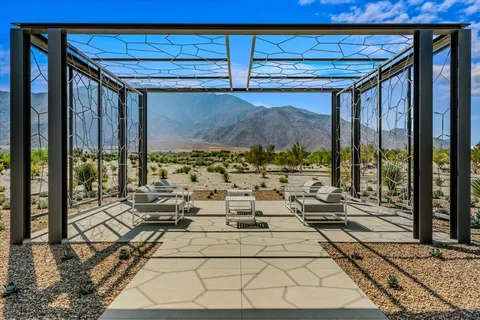 $999,000 | 702 Fountain Drive, Palm Springs, CA 92262