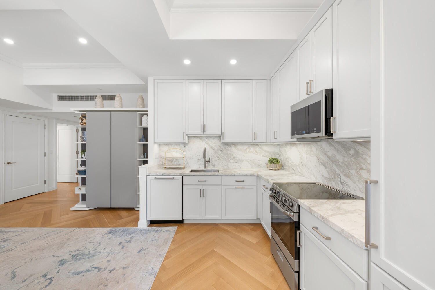 160 Central Park South, Unit 1817 Manhattan, NY 10019 - Photo 5 of 19