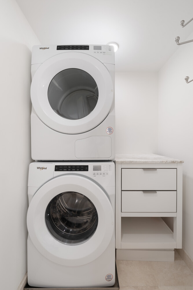 160 Central Park South, Unit 1817 Manhattan, NY 10019 - Photo 9 of 19