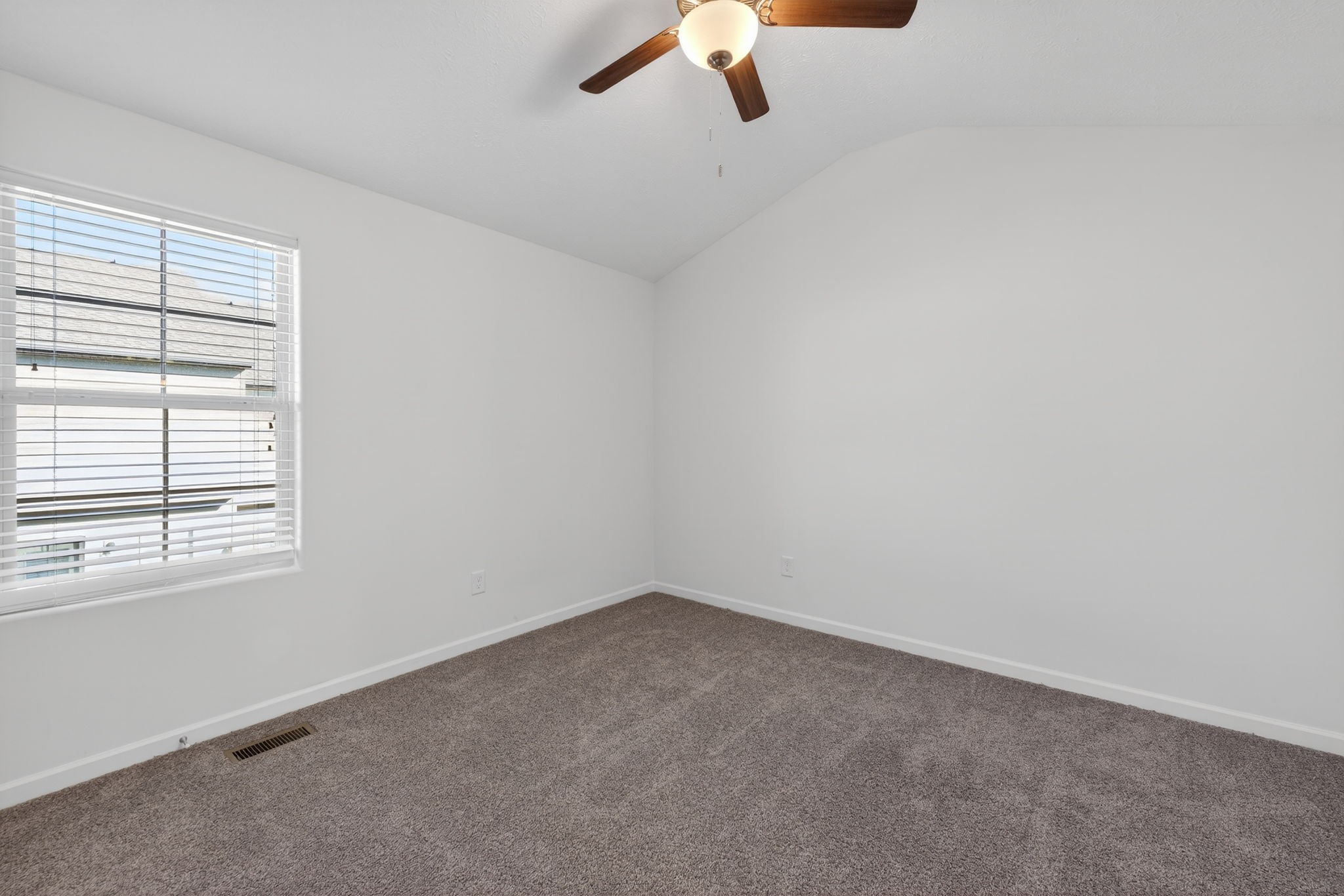5326 Dan Post Way Murfreesboro, TN 37128 - Photo 10 of 17 an empty room with a window