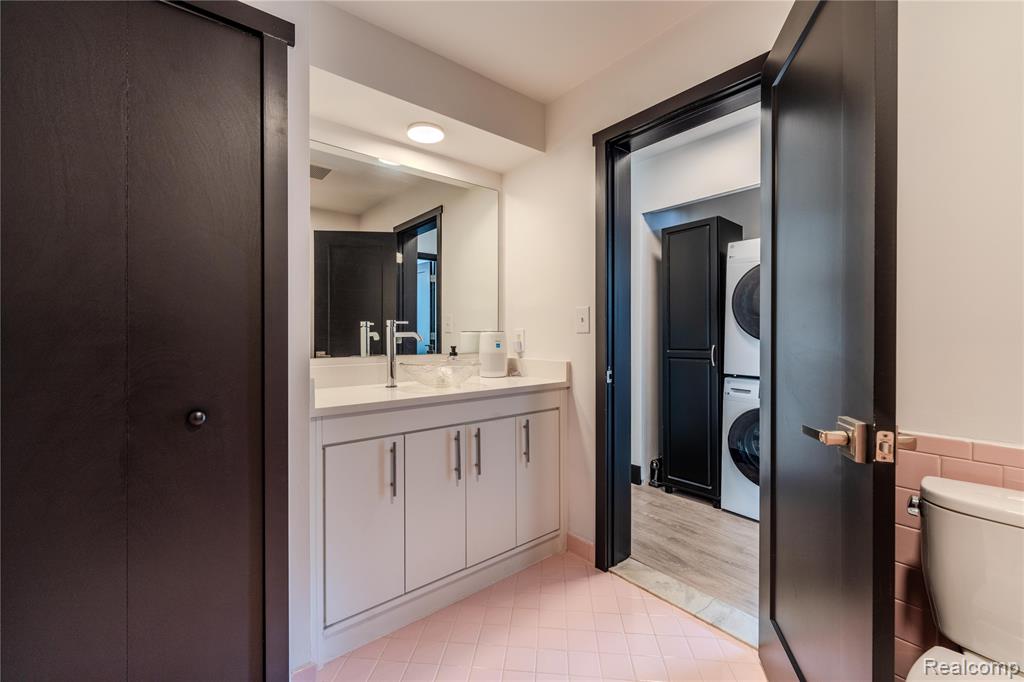 4045 West Maple Road, Unit C101 Bloomfield Hills, MI 48301 - Photo 12 of 27