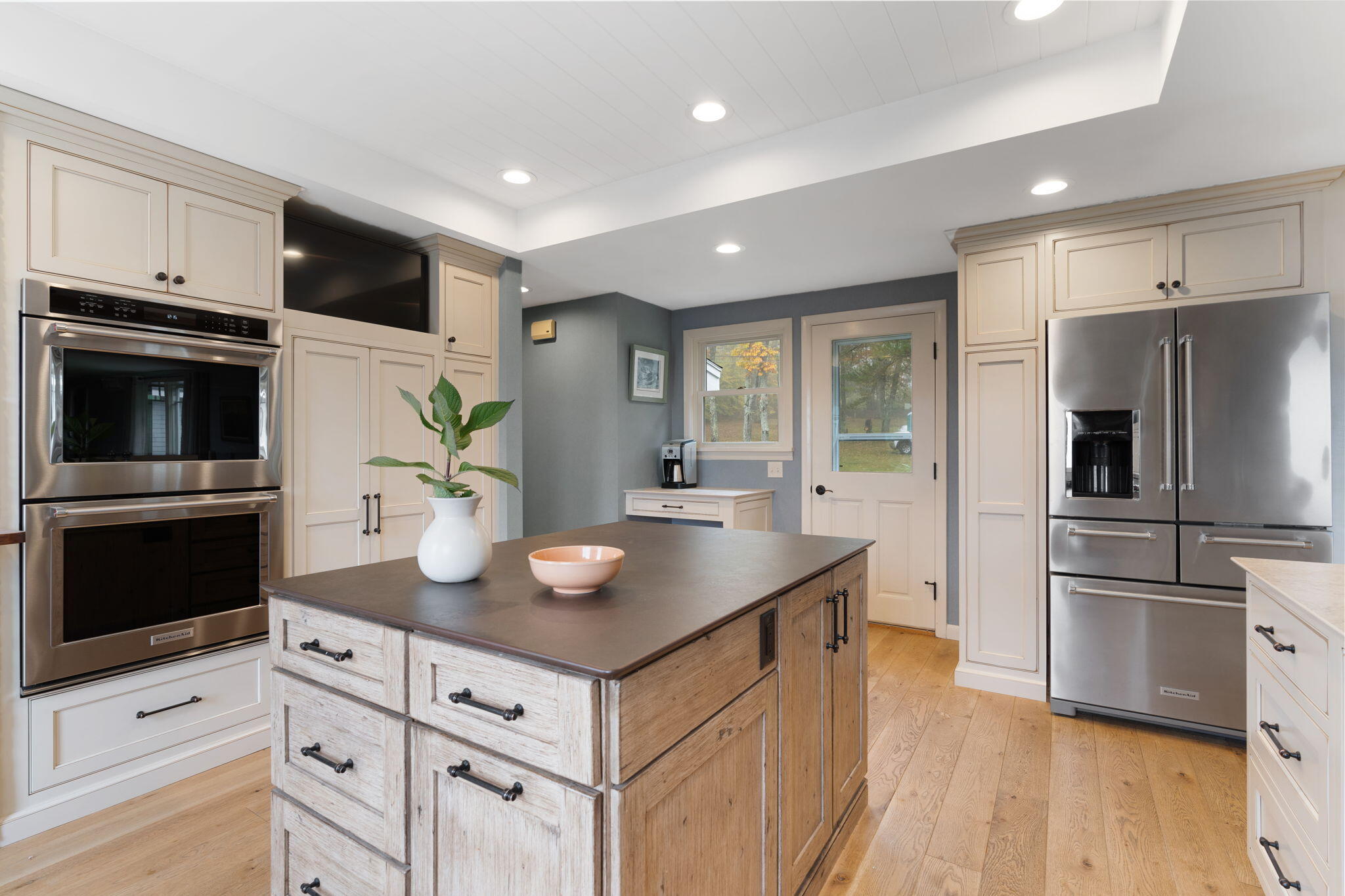 8 Longmeadow Road Cumberland Foreside, ME 04110 - Photo 9 of 36 Kitchen