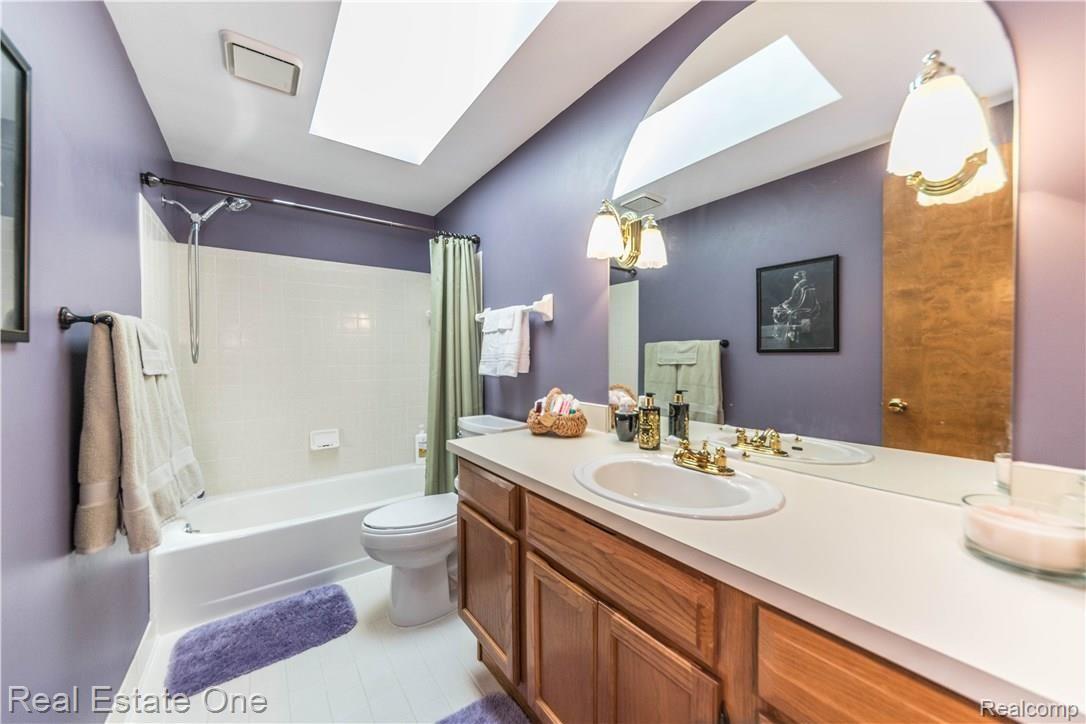 11792 Larkins Road Brighton, MI 48114 - Photo 33 of 43 32_28.jpg
