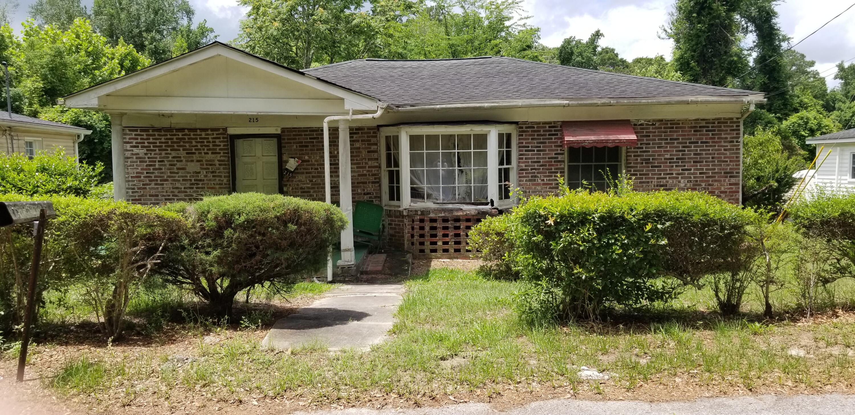 215 Colleton Loop Walterboro, SC 29488 - Photo 10 of 11 20260527_125448