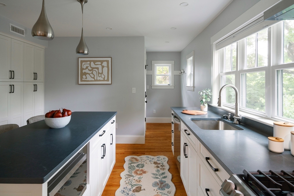 141-143 Oakley Road Belmont, MA 02478 - Photo 10 of 40