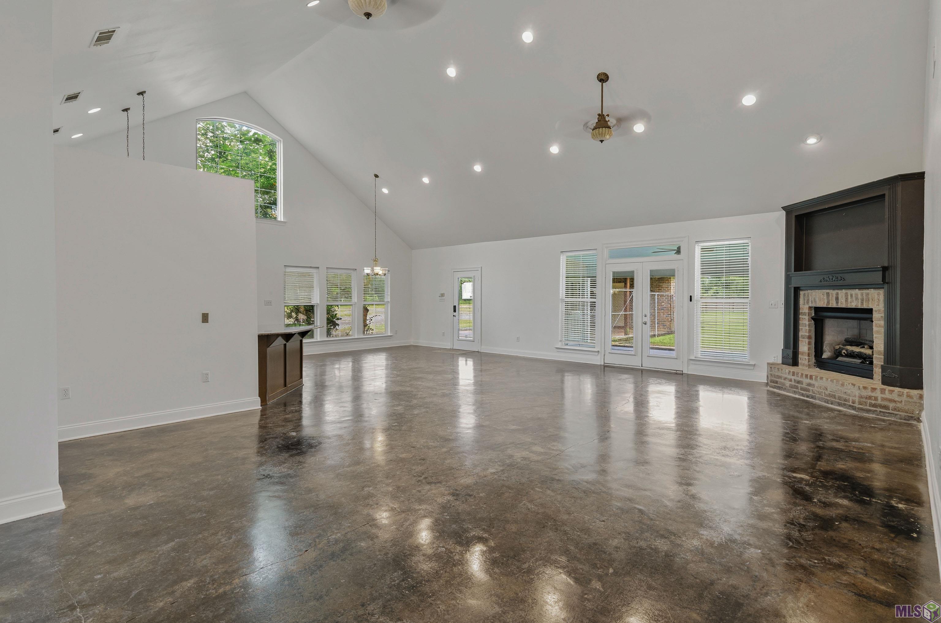 14105 Bert Allen Road Gonzales, LA 70737 - Photo 7 of 40