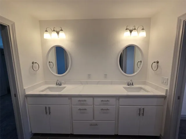 $2,100 | 2105 Tiger Trail, Unit 701, Round Rock, TX 78664