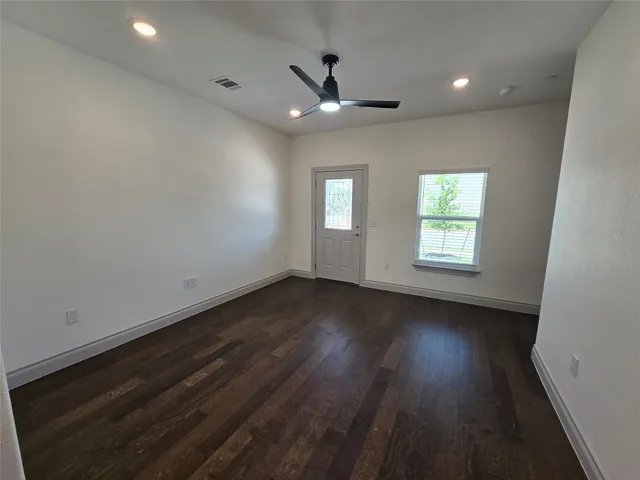 $2,100 | 2105 Tiger Trail, Unit 701, Round Rock, TX 78664