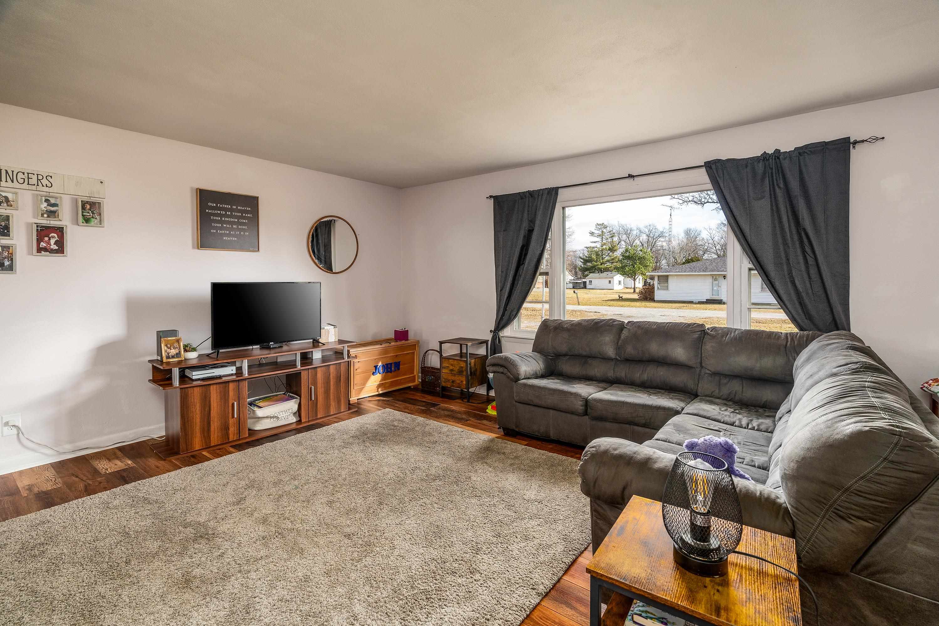 601 South Forest Street Belle Rive, IL 62810 - Photo 6 of 32