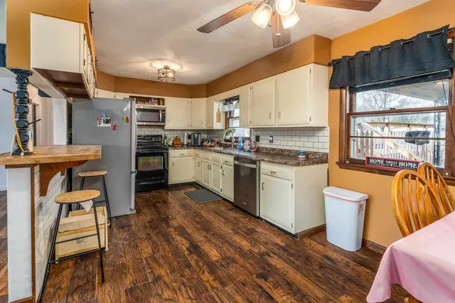 $144,000 | 601 South Forest Street, Belle Rive, IL 62810