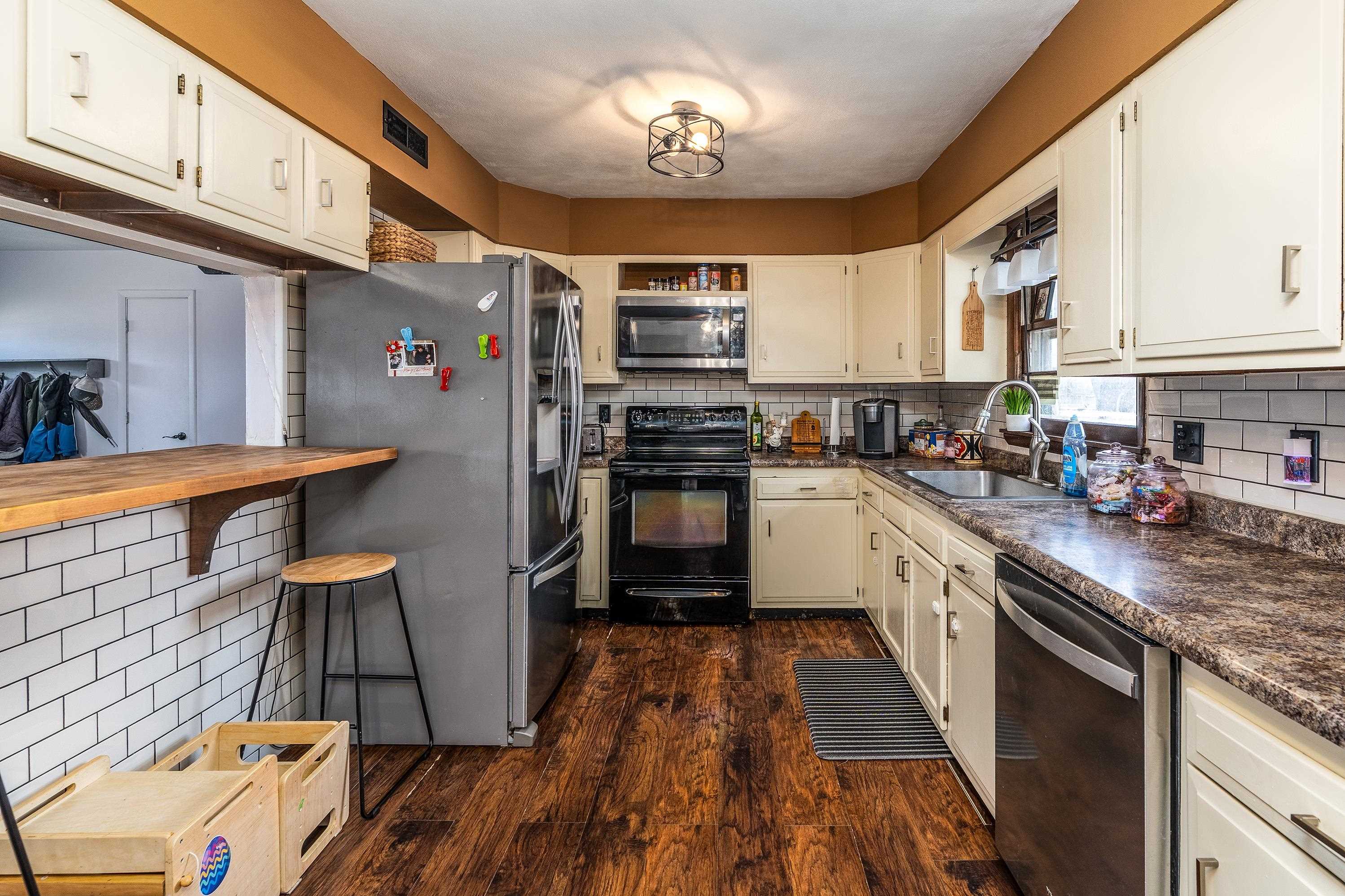 601 South Forest Street Belle Rive, IL 62810 - Photo 9 of 32