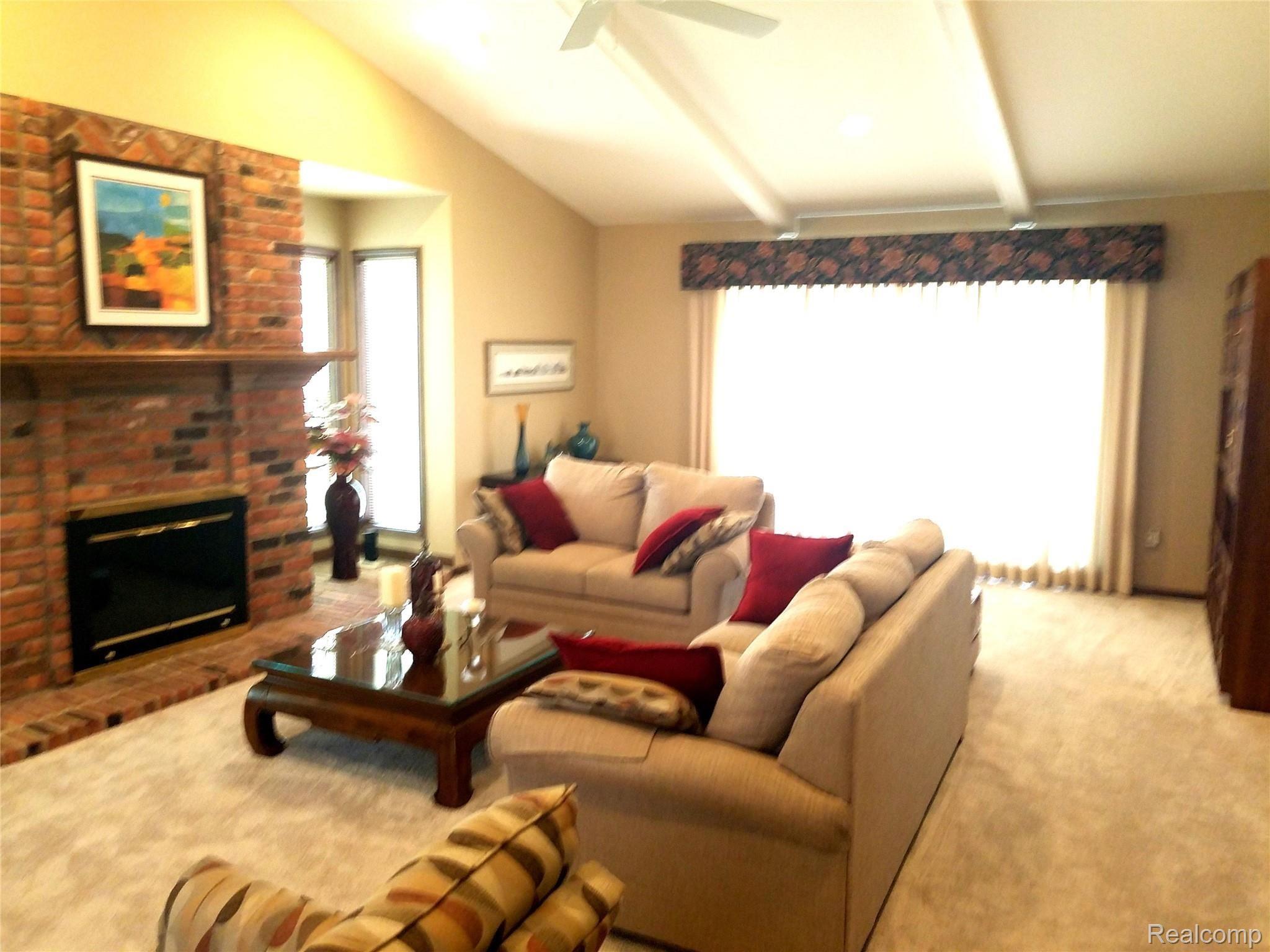 3421 Summit Ridge Drive Rochester, MI 48306 - Photo 19 of 58 Inside Family.jpg