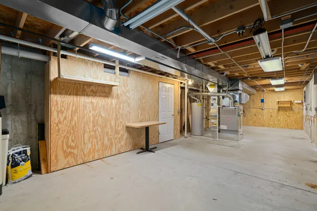 a view of a house with a big yard